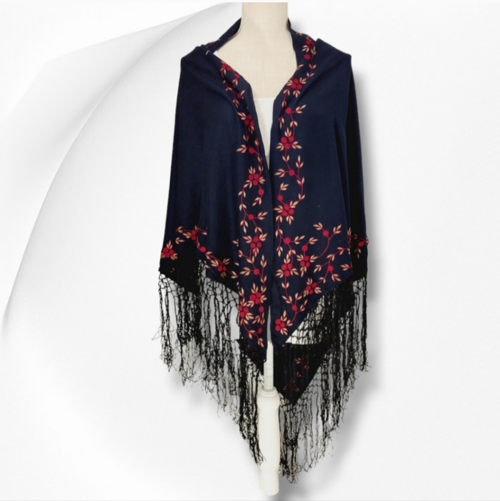 Valerie Steven's Exclusive of Decoration Triangle Wrap with XL Fringe